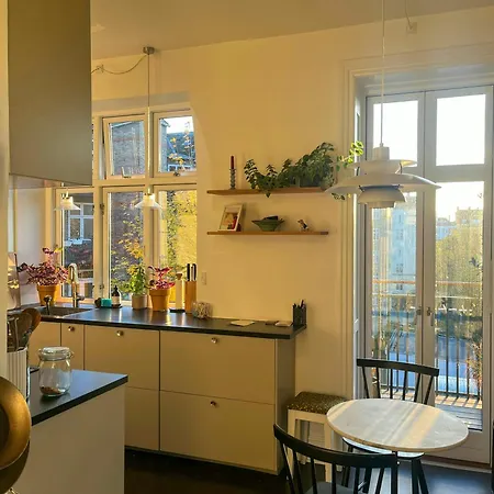 Altan Og Charme Fra 1800-tallet Ved Soerne Kopenhagen