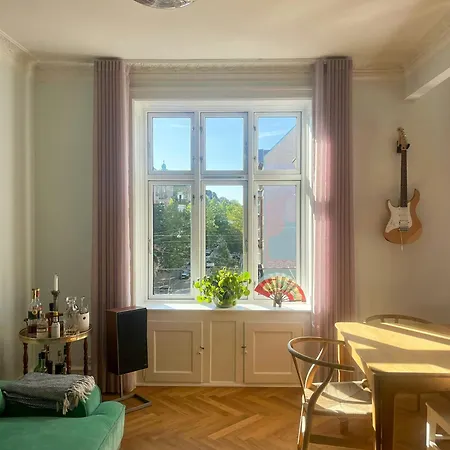 Altan Og Charme Fra 1800-tallet Ved Soerne *